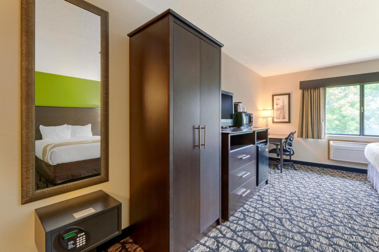 Quality Inn أوشكوش المظهر الخارجي الصورة