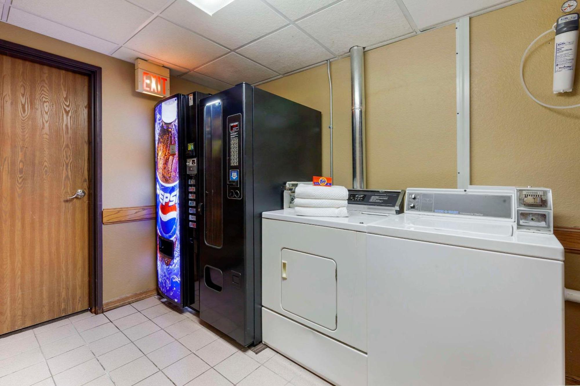 Quality Inn أوشكوش المظهر الخارجي الصورة