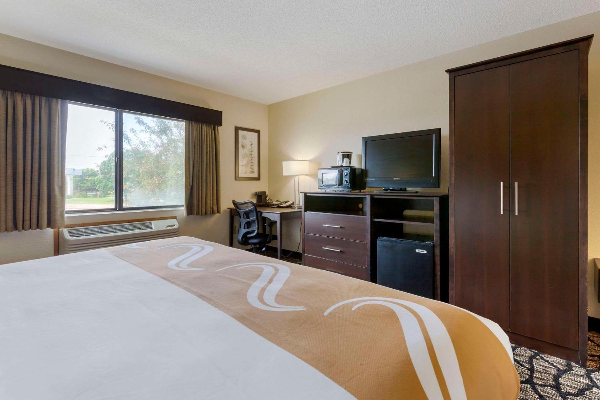Quality Inn أوشكوش المظهر الخارجي الصورة