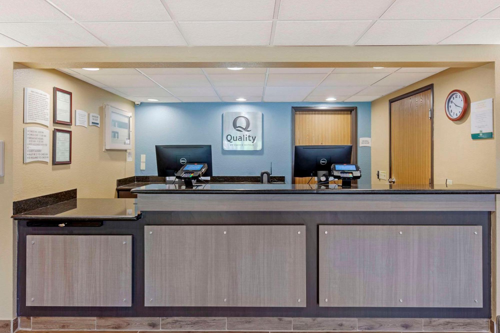 Quality Inn أوشكوش المظهر الخارجي الصورة